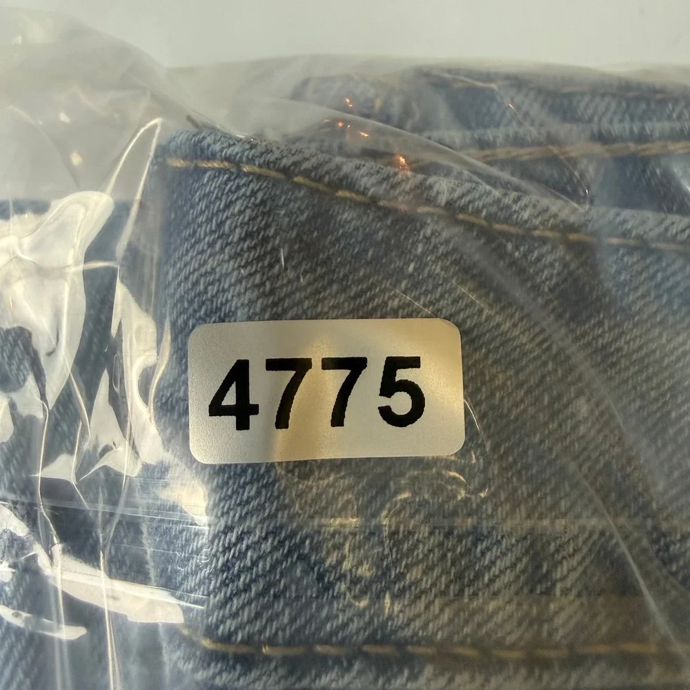 YMI Barrel Fit Jeans Womens 1/25 Light Blue Raw Hem Curved Leg Stretch FP92414